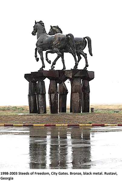 Magnificent horse sculpture в Москве фото 3