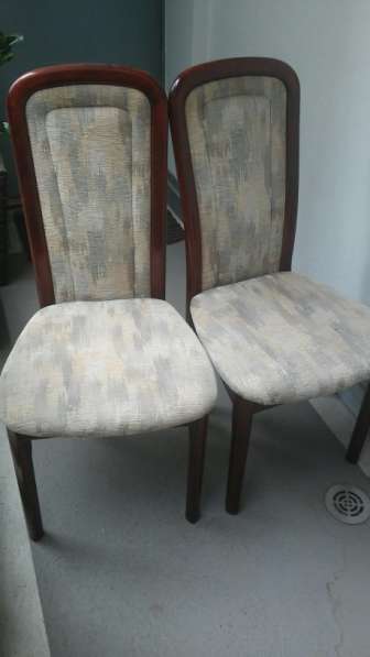 2 Stühle 40 Euro aus Kischbaum