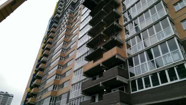 Продам однокомнатную квартиру в Липецке. Жилая площадь 33,20 кв.м. Дом кирпичный. Есть балкон.