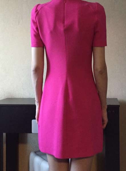 Розовое платье Zara, размер xs в Москве