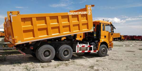 Самосвал Shacman 6x4 F3000