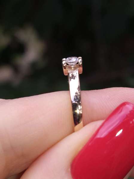Золотое кольцо с бриллиантом в Саках фото 7