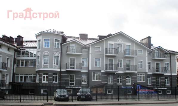 Продам трехкомнатную квартиру в Вологда.Жилая площадь 119 кв.м.Дом кирпичный.Есть Балкон.