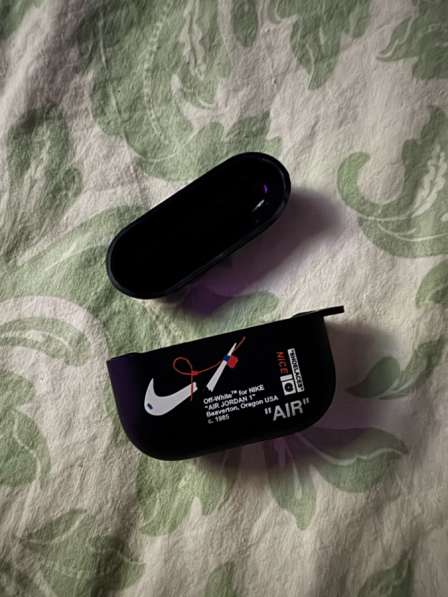 Чехлы для AirPods Pro 1/2 в Москве