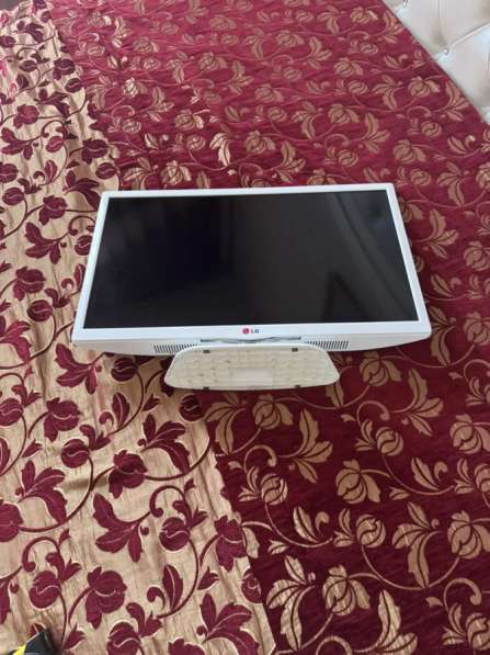 Срочно продаю телевизор 2014 год