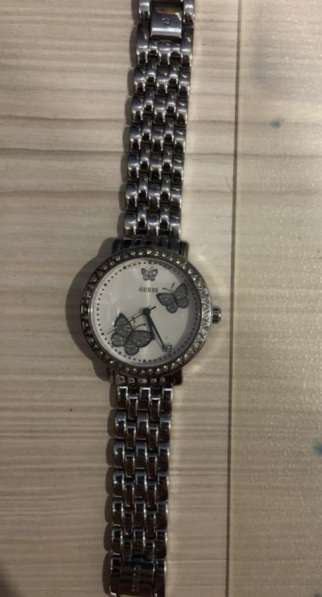 Часы guess