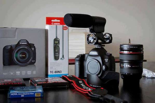 Canon EOS 5D Mark III 22.3MP Digital SLR Camera + 24 - 70 mm