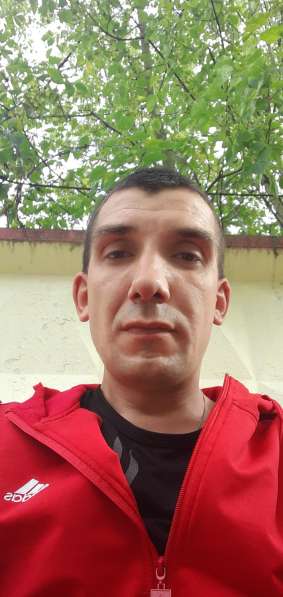 Олег, 31 год, хочет пообщаться