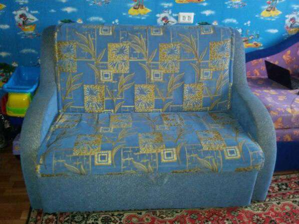Продаю диван б/у 1 год в отличном состоянии за 6000 торг в Новочебоксарске фото 3