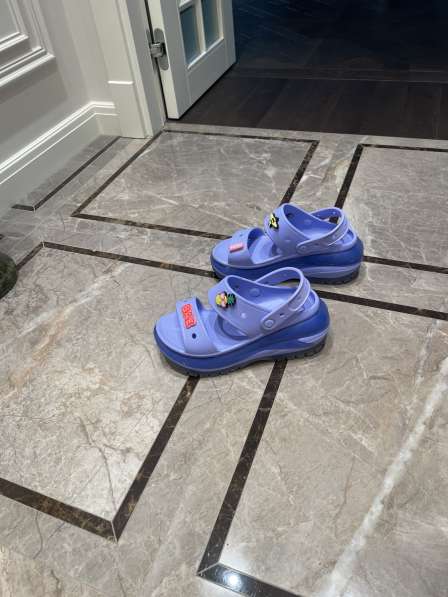 Продам кроксы оригинал в Москве фото 7