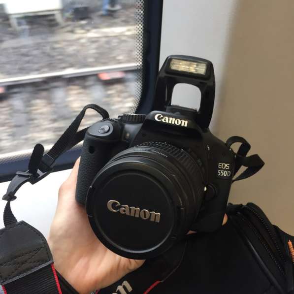 Фотоаппарат canon 550D полупрофессиональный в Москве