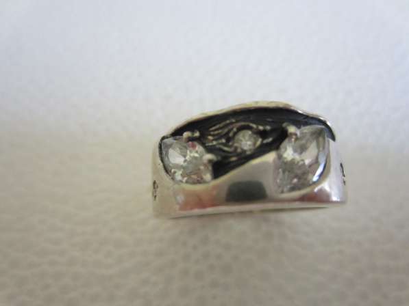 Кольцо из серебра с фионитами