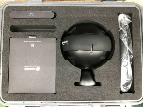 Insta360 Pro VR 360 8K Камера сферическая (черная)
