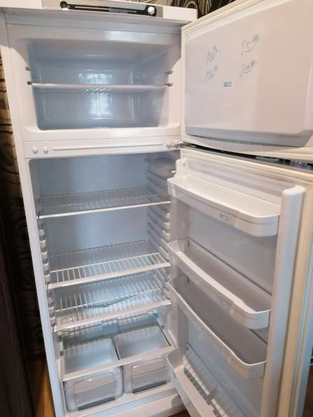 Продам холодильник в Саяногорске