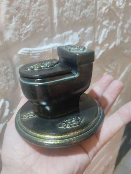 Миниатюрная инсталляция«Унитаз» в Москве фото 5