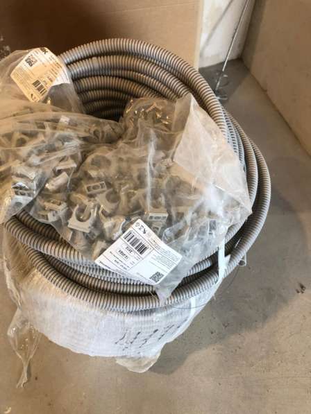 Гофра и клипсы в Санкт-Петербурге фото 3