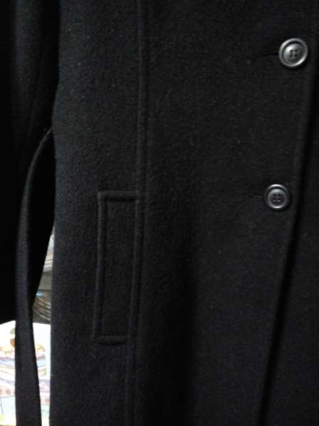 Стильное элегантное пальто черного цвета в составе шерсть в фото 3