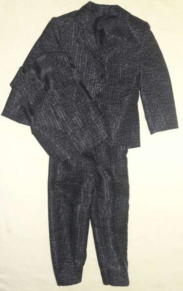Костюм троечка (пиджак, жилетка и брюки)