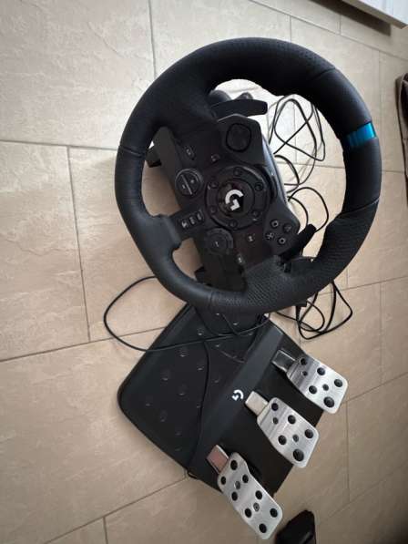 Продам руль игровой Logitech G923
