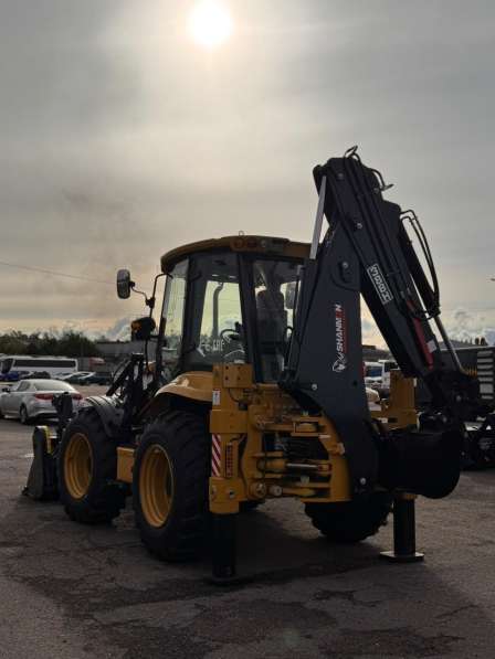 Экскаватор‑погрузчик SHANMON 388Н в Москве