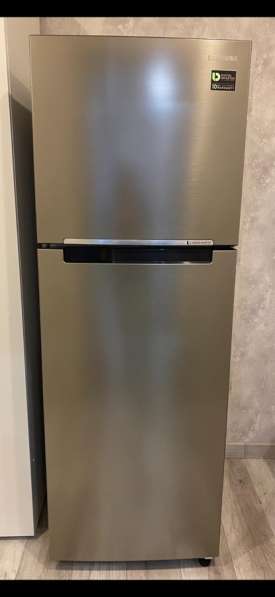 Холодильник Samsung