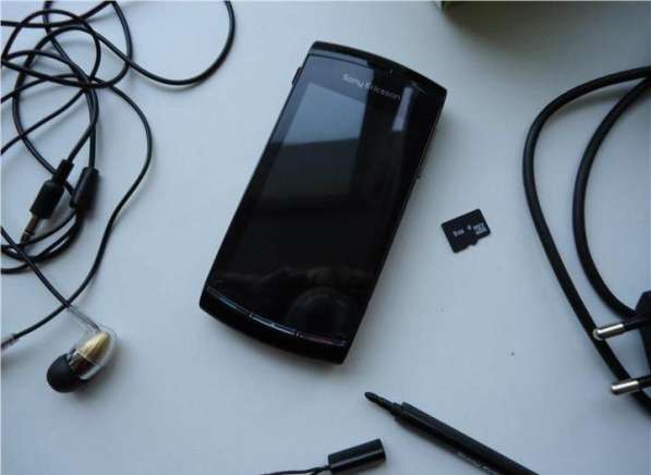 Sony Ericsson U5i Vivaz Black (оригинал) в Москве фото 6