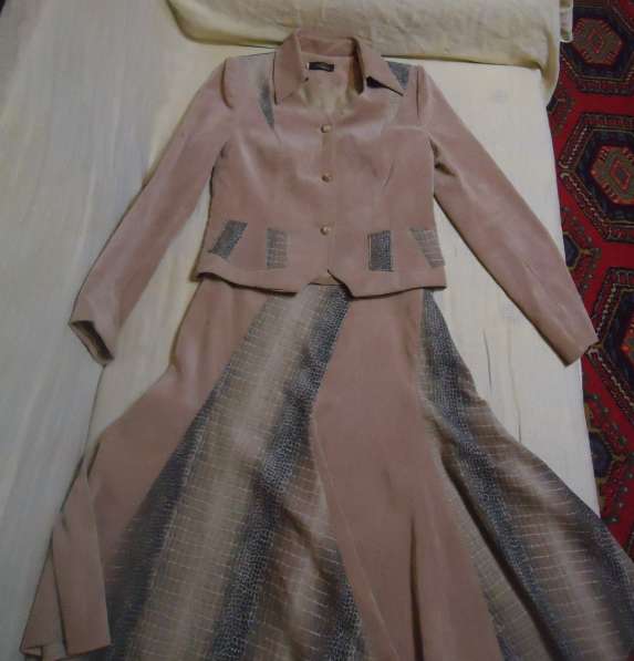 Костюм (юбка, топ, пиджак) 44-46 размер