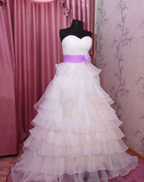 Новое оригинальное свадебное платье