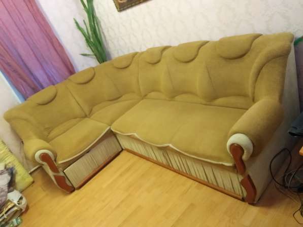 Угловой диван (торг уместен)