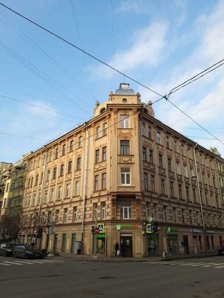 Продам 4 комнатную квартиру в г. Санкт-Петербург
