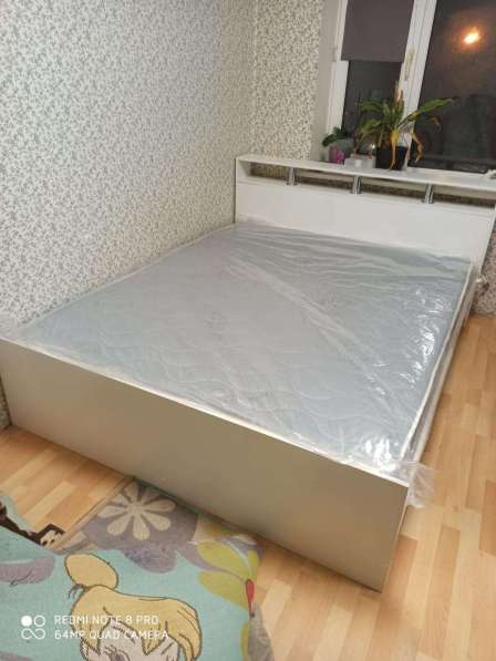 Кровать 1,4 м с матрасом новая