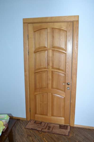Двери деревянные из массива ясеня в фото 4