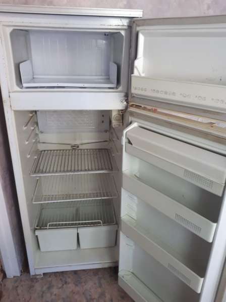 Холодильник в рабочем состоянии в Таганроге фото 3