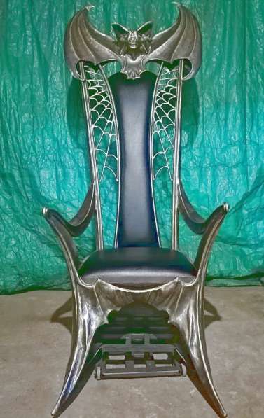 Кресло-трон из металла"Летучая мышь"