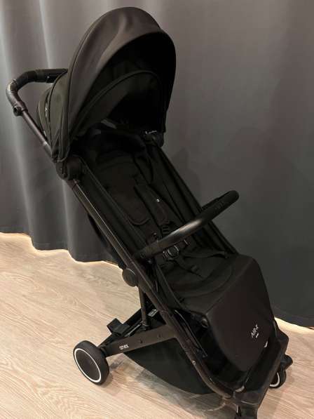 Прогулочная коляска anex x