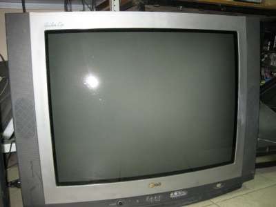 телевизор LG 72см