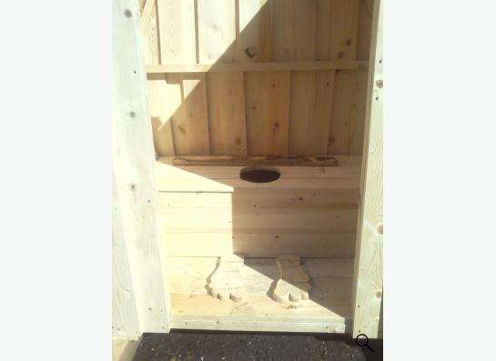 туалет деревянный