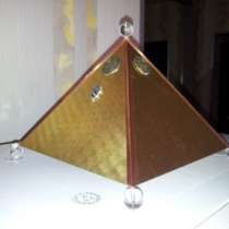Пирамида из меди "Золотое сечение", в Санкт-Петербурге