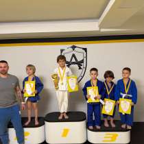 Требуется няня с проживанием, в Москве