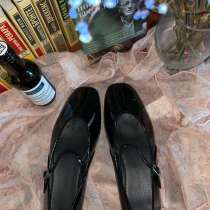 Лакированные балетаи с ремешком. 38 размер, в Санкт-Петербурге