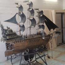 Корабль, выполненный методом художественной ковки, в Набережных Челнах