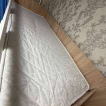 Продаем кровать в детскую, в Москве