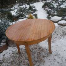 Старинный круглый стол, в Москве