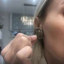 Серьги- гвоздики с черными переливающими камнями, в Москве