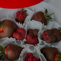 Клубника в шоколаде и капкейки, в Тюмени