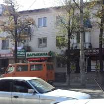 Продается 2-кв на первой линии, в г.Бишкек