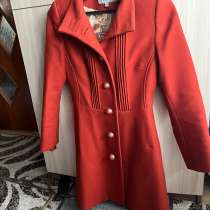 Пальто кирпичного цвета, в Киселевске