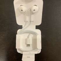 Наушники Apple, в Москве