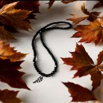 Чокер из черной шпинели с серебряной подвеской «Крылышко», в Иванове