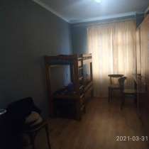 Срочно 3 комнатная квартира, район Киркомстром, дешево, в г.Бишкек
